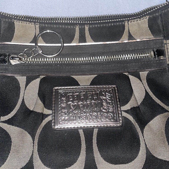 Coach Poppy Signature Groovy Shoulder Cross Bag - Picture 3 of 7